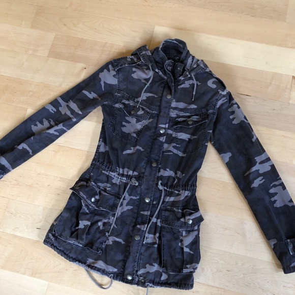Aritzia Jackets & Blazers - Aritzia Talula Trooper Camo Field Jacket